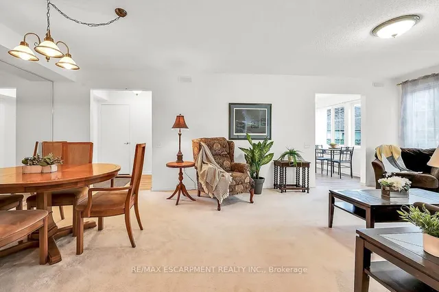 Additional image 6 of 376 SILVERBIRCH Blvd