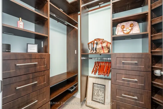 Additional image 20 of 97 Chartwell Circ