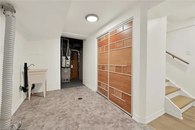 Additional image 36 of 546 Woodward Ave