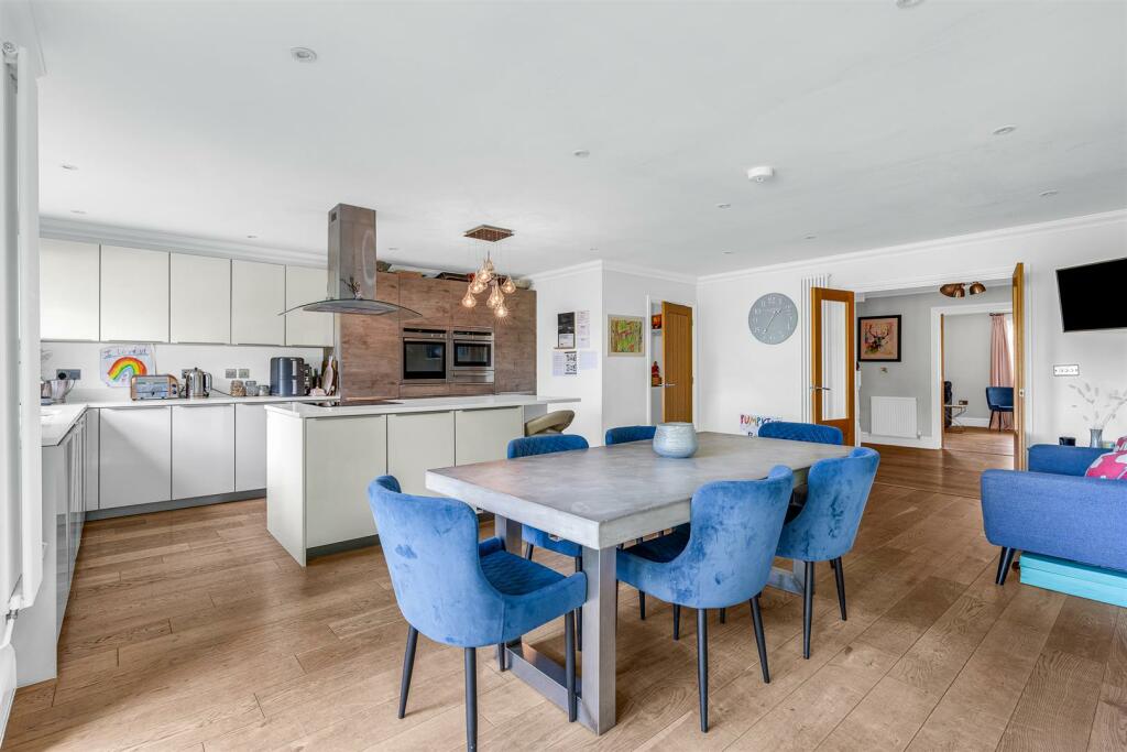 Additional image 19 of The Drive, Welwyn