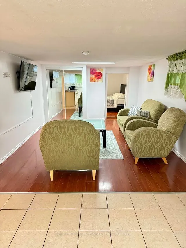 Additional image 15 of 942 Midland Ave