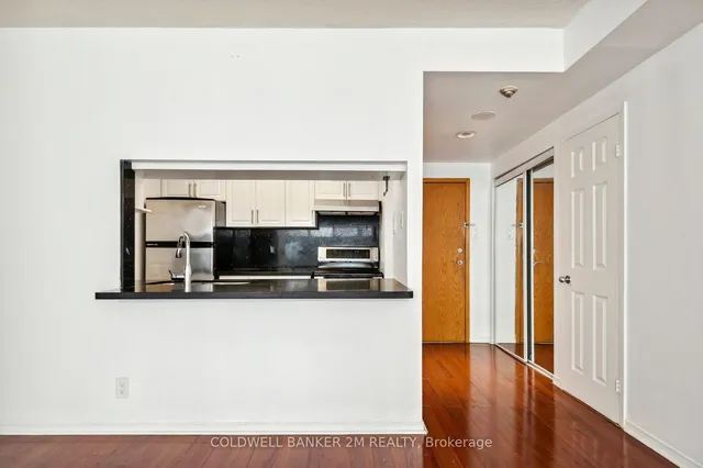 Additional image 15 of 77 Harbour Sq Unit 406