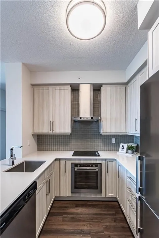 Additional image 13 of 2081 FAIRVIEW St Unit 1406