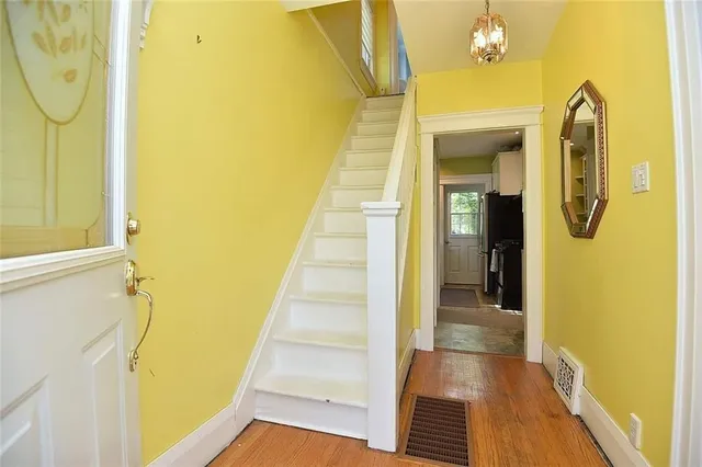 Additional image 6 of 2 WATT Ave