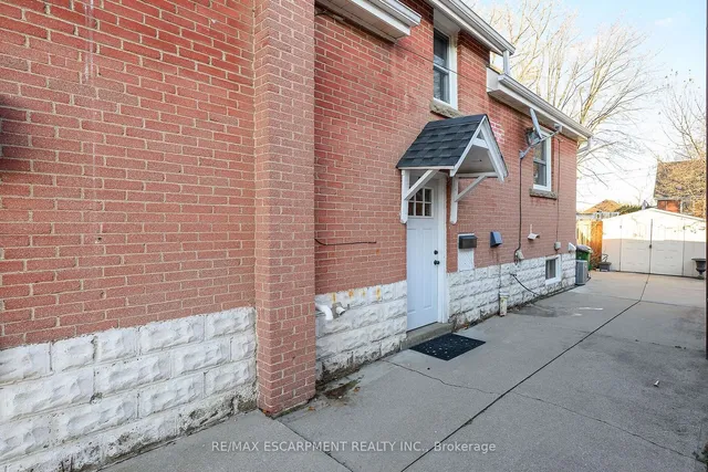 Additional image 40 of 85 Barons Ave