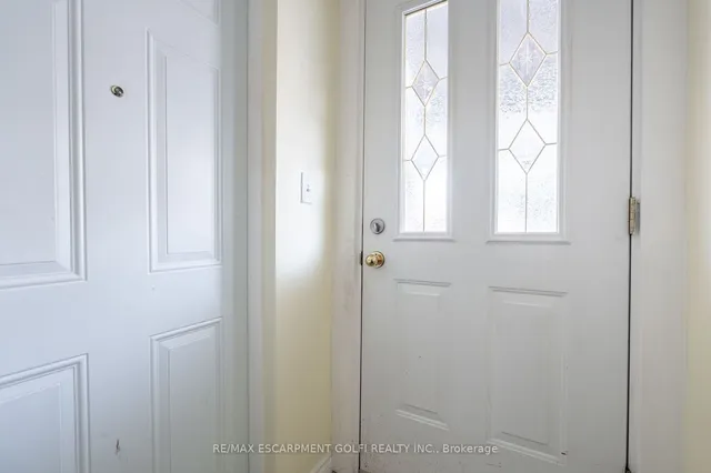 Additional image 12 of 26 Huron St