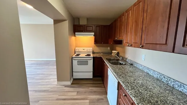 Additional image 10 of 135 James St Unit 1009