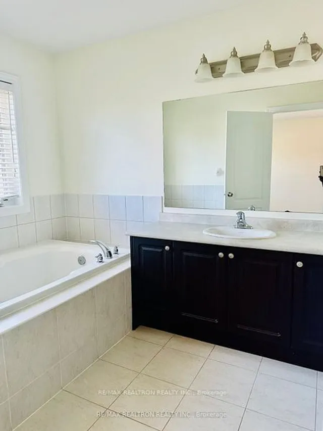 Additional image 13 of 856 Miltonbrook Cres