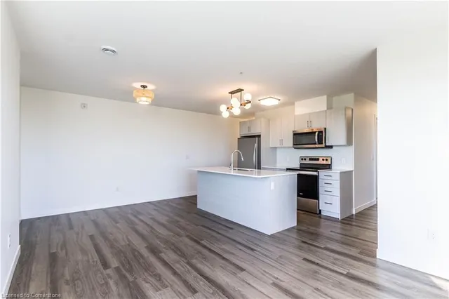 Additional image 17 of 479 Charlton Ave Unit 404