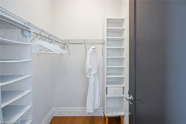 Additional image 23 of 112 KING St Unit LPH10