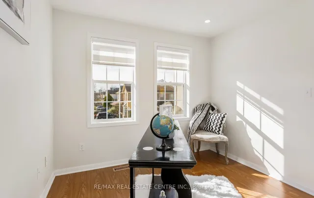 Additional image 29 of 1096 Barclay Circ