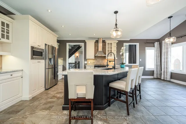 Additional image 10 of 100 Chesswood Tr