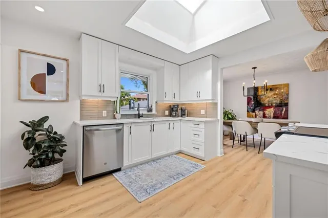 Additional image 27 of 2227 DEYNCOURT Dr