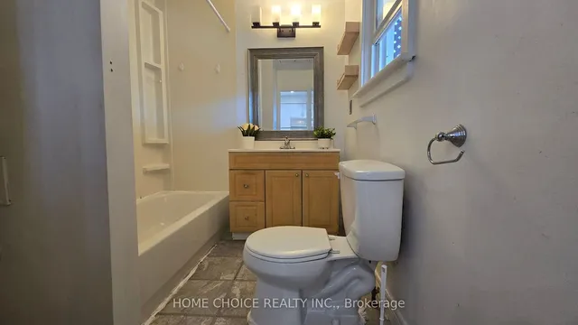 Additional image 12 of 558 Quebec St