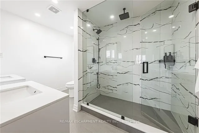 Additional image 29 of 14 Dolphin Pl