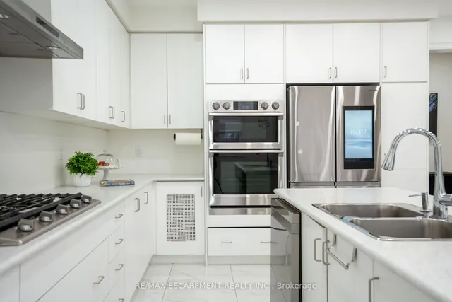 Additional image 17 of 158 Agro St