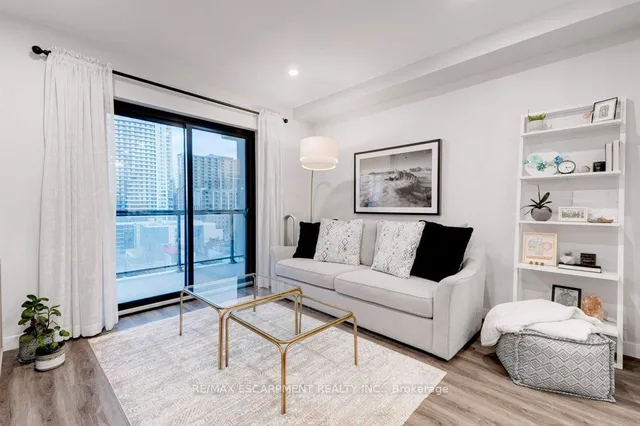 Additional image 14 of 15 Queen St Unit 812