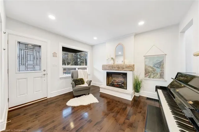 Additional image 5 of 21 East 19th St