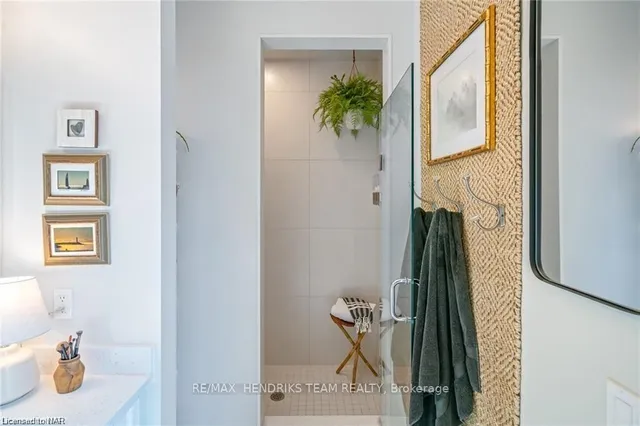 Additional image 22 of 112 KING St Unit LPH10