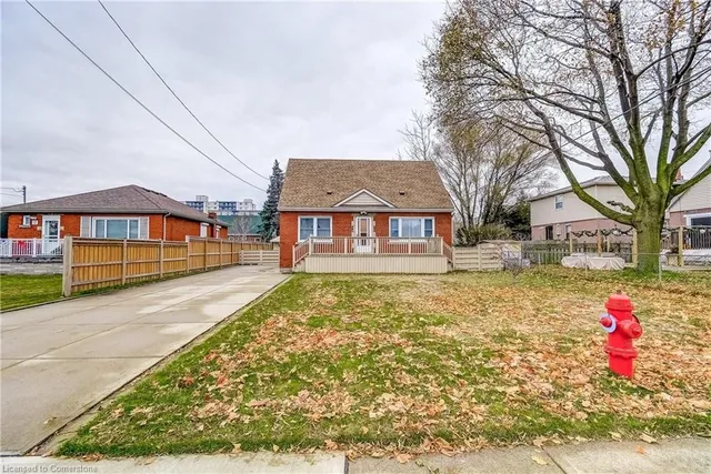 Additional image 2 of 8 Bromley Rd