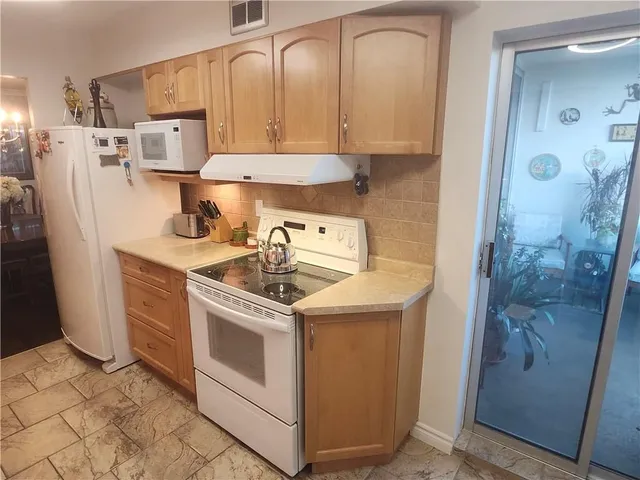 Additional image 16 of 1415 GHENT Ave Unit 905