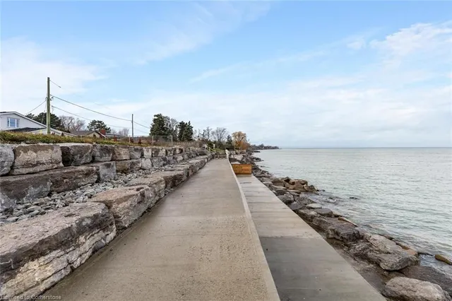 Additional image 34 of 1073 N Service Rd