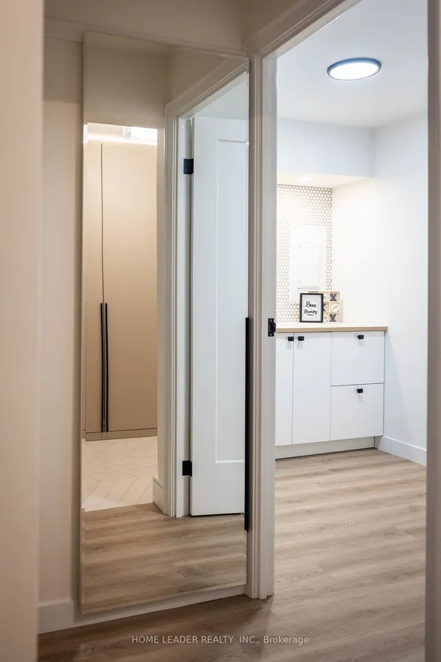 Additional image 3 of 5280 Lakeshore Rd Unit 902