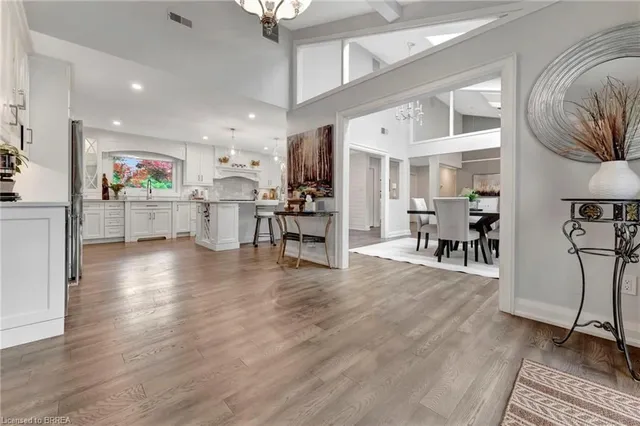 Additional image 4 of 3976 Powerline Rd