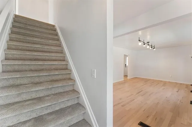 Additional image 17 of 106 Simcoe St