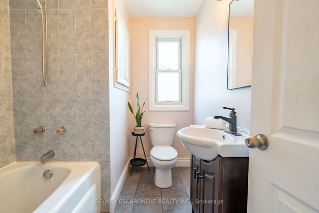 Additional image 19 of 702 SEVENTH Ave