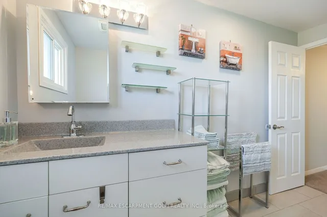 Additional image 33 of 202 LAVINA Cres Unit 10