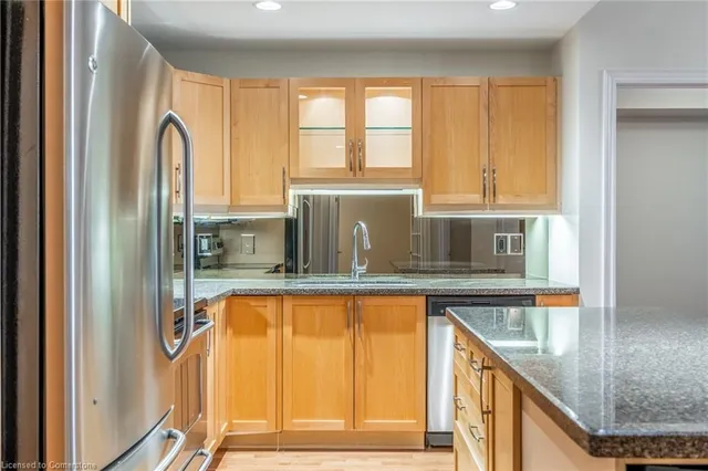Additional image 14 of 399 Elizabeth St Unit 611