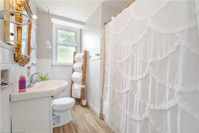 Additional image 22 of 2149 Caroline St