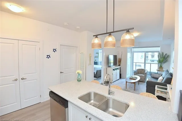 Additional image 14 of 450 Dundas St Unit 707