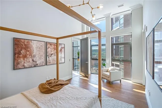 Additional image 20 of 112 KING St Unit LPH10