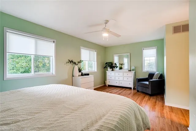 Additional image 21 of 31 Moss Blvd Unit 17