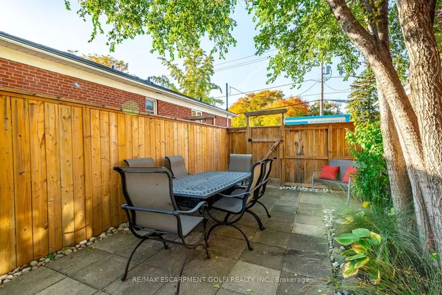 Additional image 39 of 2290 Woodward Ave