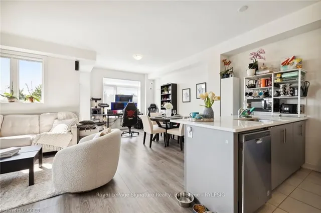 Additional image 11 of 590 NORTH SERVICE Rd Unit 61