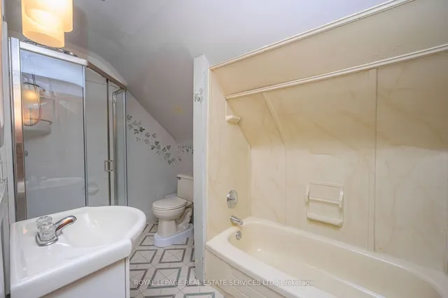 Additional image 28 of 39 Court St