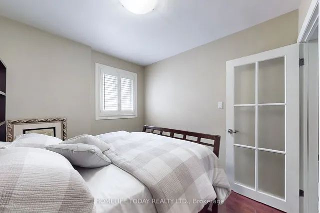 Additional image 27 of 958 Midland Ave