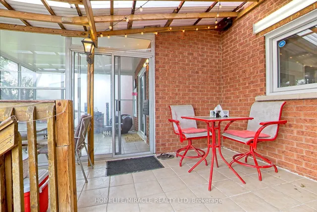 Additional image 14 of 157 Cinrickbar Dr