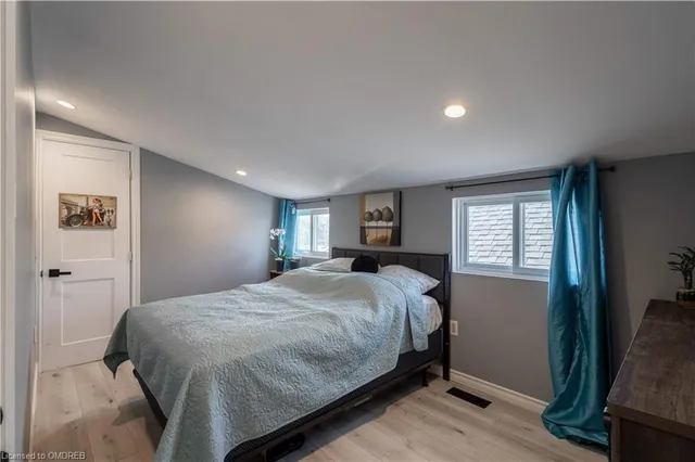 Additional image 19 of 55 Allan Ave