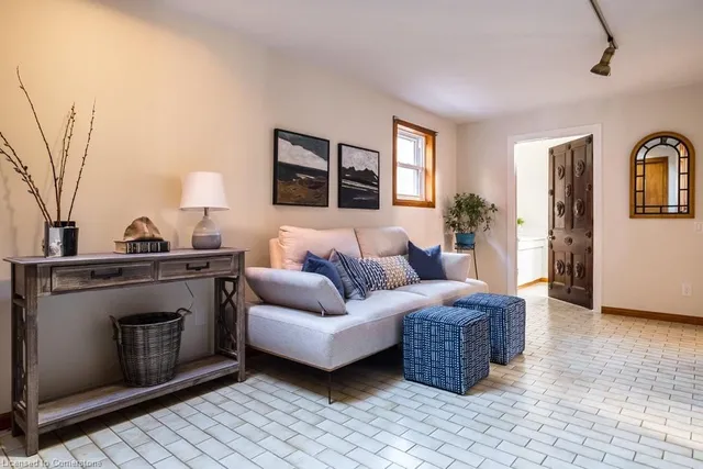 Additional image 23 of 218 Bay St