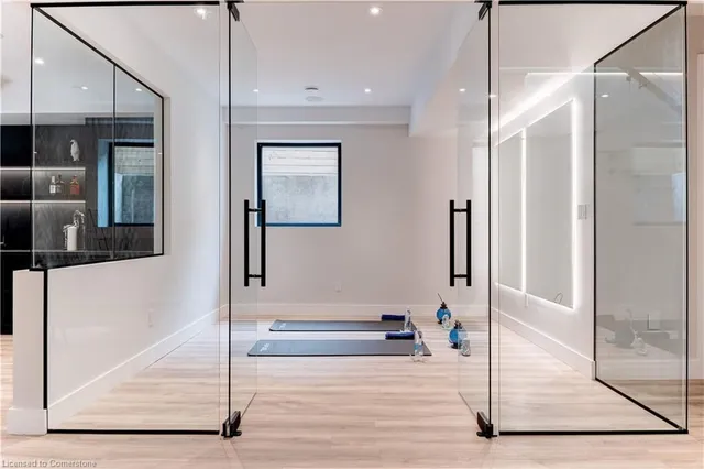 Additional image 39 of 298 Strathcona Dr