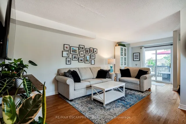 Additional image 8 of 31 Moss Blvd Unit 17