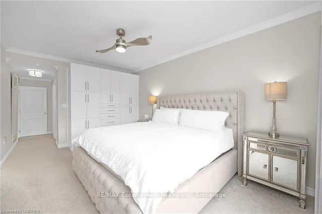 Additional image 22 of 5070 FAIRVIEW St Unit 209