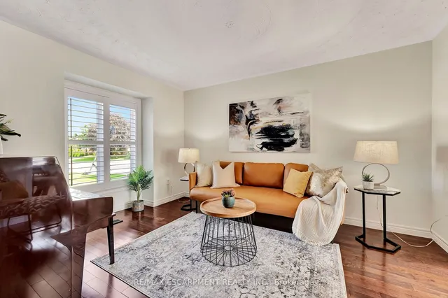 Additional image 5 of 19 Falconridge Dr