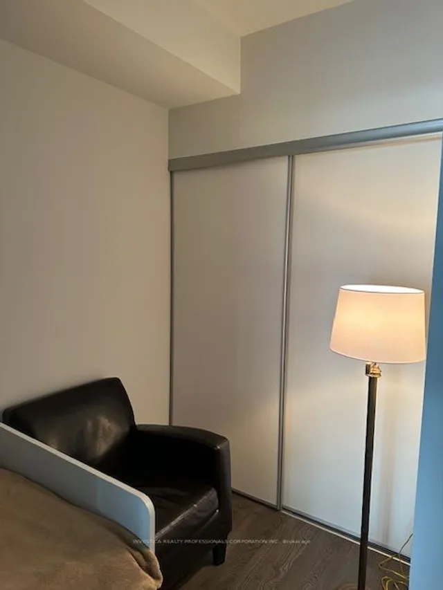 Additional image 4 of 1928 Lake shore Blvd Unit 2012