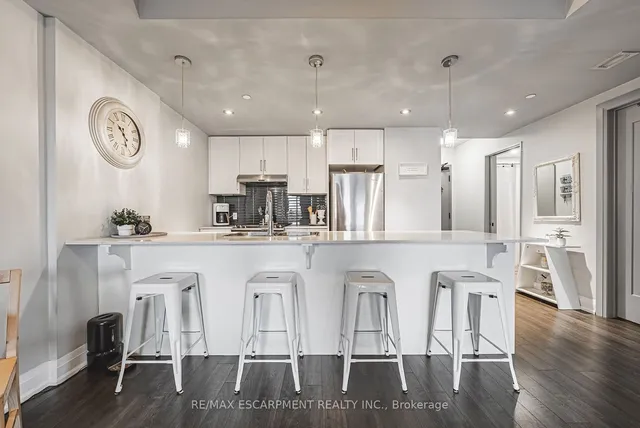 Additional image 3 of 181 James St Unit 402