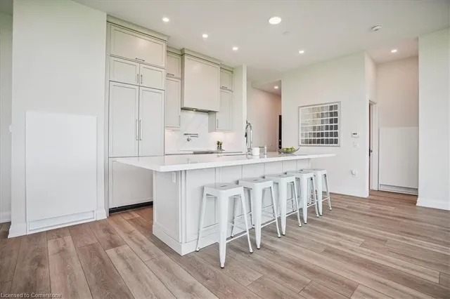 Additional image 14 of 2750 King St Unit 806